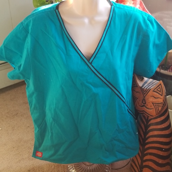Scrub Top - Picture 1 of 3